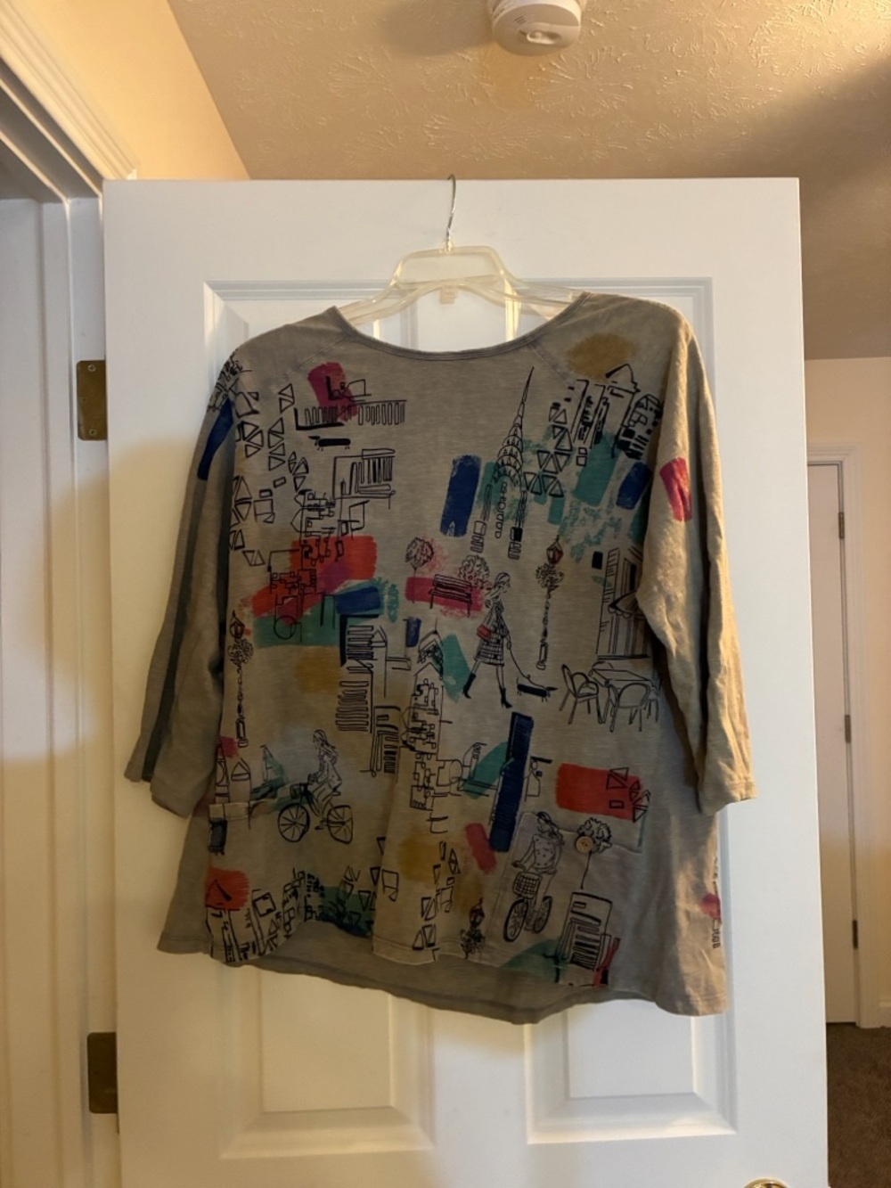 Ali Miles Grey Graphic Long-Sleeve Top - Multicolor Print. 1X